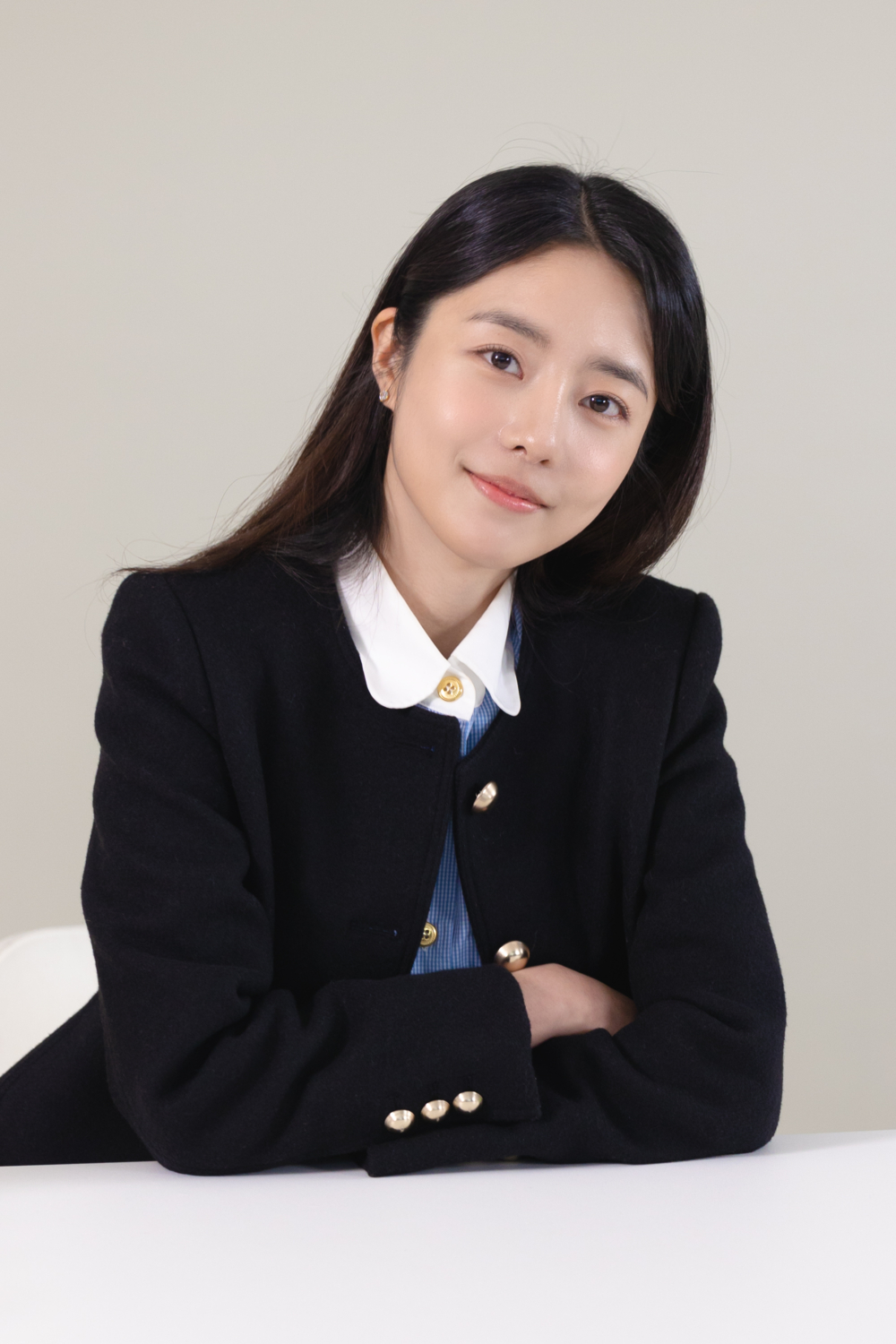 女團出身的崔玟熙則將飾演TCI的忙内「賢京」