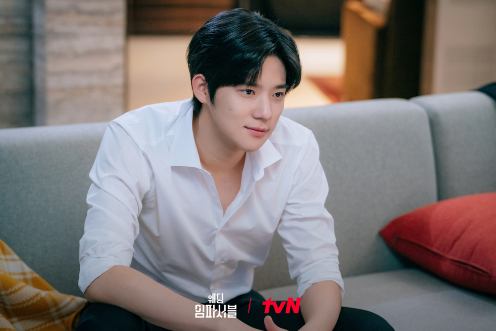 文相敏飾演的是生計型的財閥三世「李知韓」