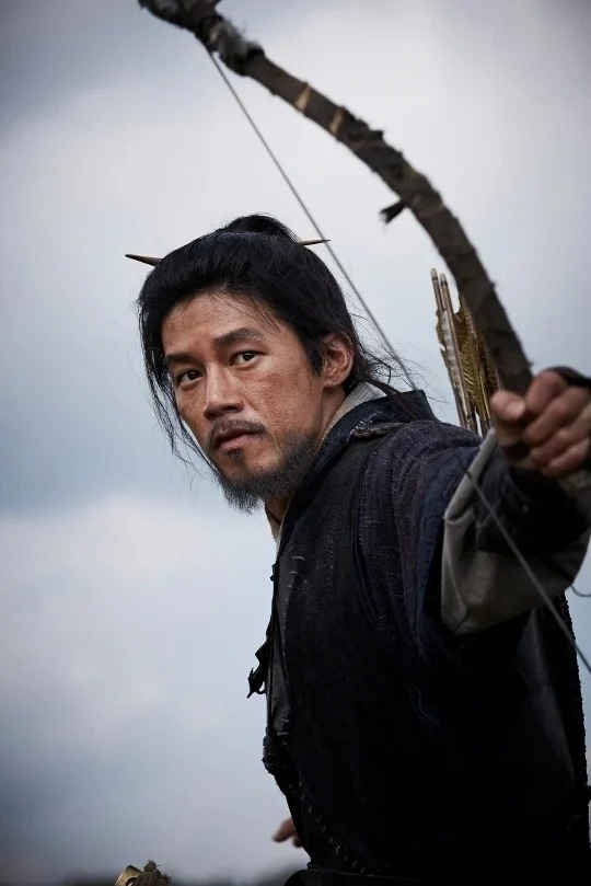 金武烈飾演高句麗宰相兼軍事家「乙巴素」