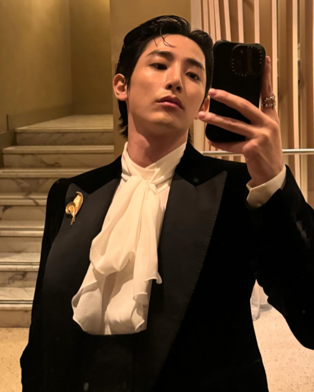 李洙赫在IG上傳相關照片與影片