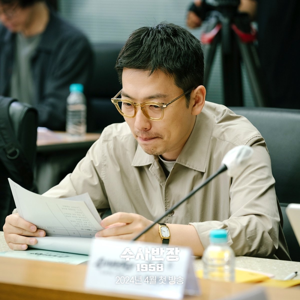 李東輝飾演被抓到就完蛋的鐘南警察署的瘋狗「金尚順」