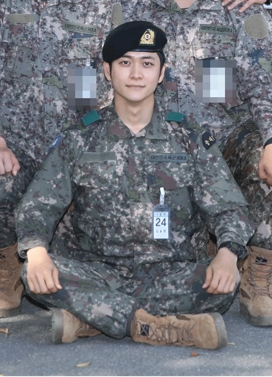 姜泰伍於2022年9月陸軍入伍