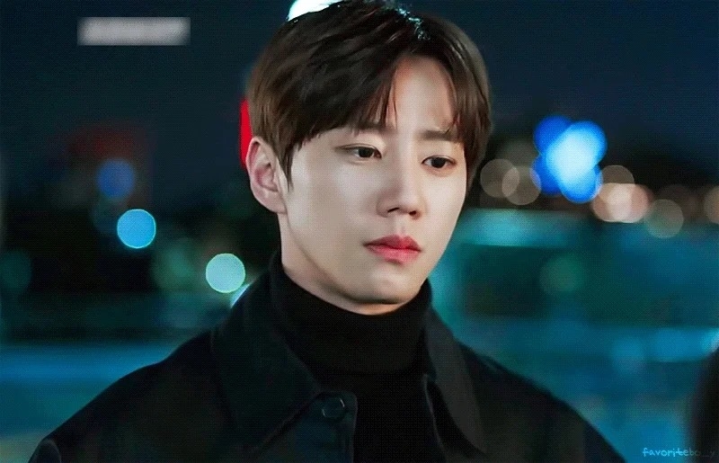 李濬榮從學生時代開始就夢想成為天才作曲家「洪時俊」