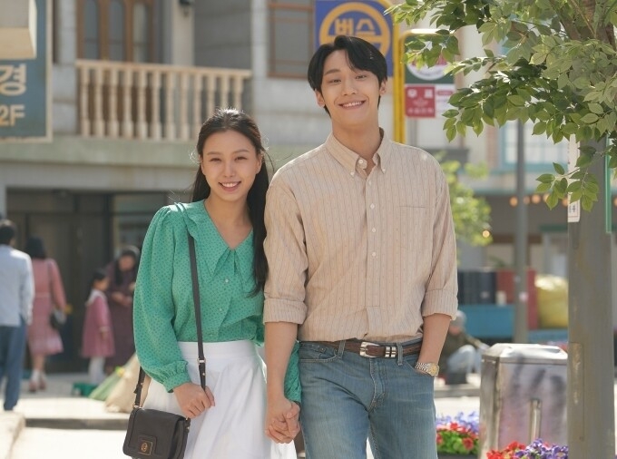 高旻示《五月的青春》