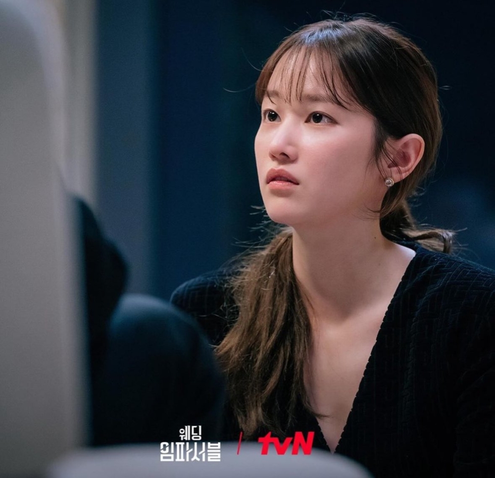 全鍾瑞飾演演技滿級但認知度低下的配角演員「羅娜靜」