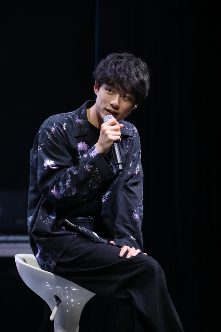 在韓國舉行首場粉絲見面會