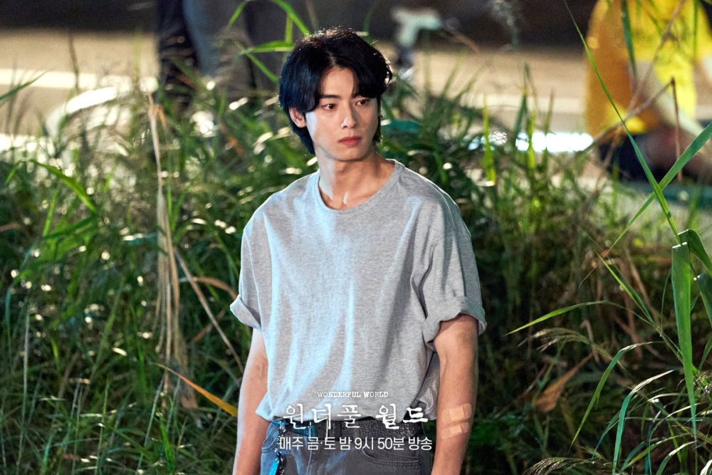 《美好世界》車銀優飾演的是修車工人