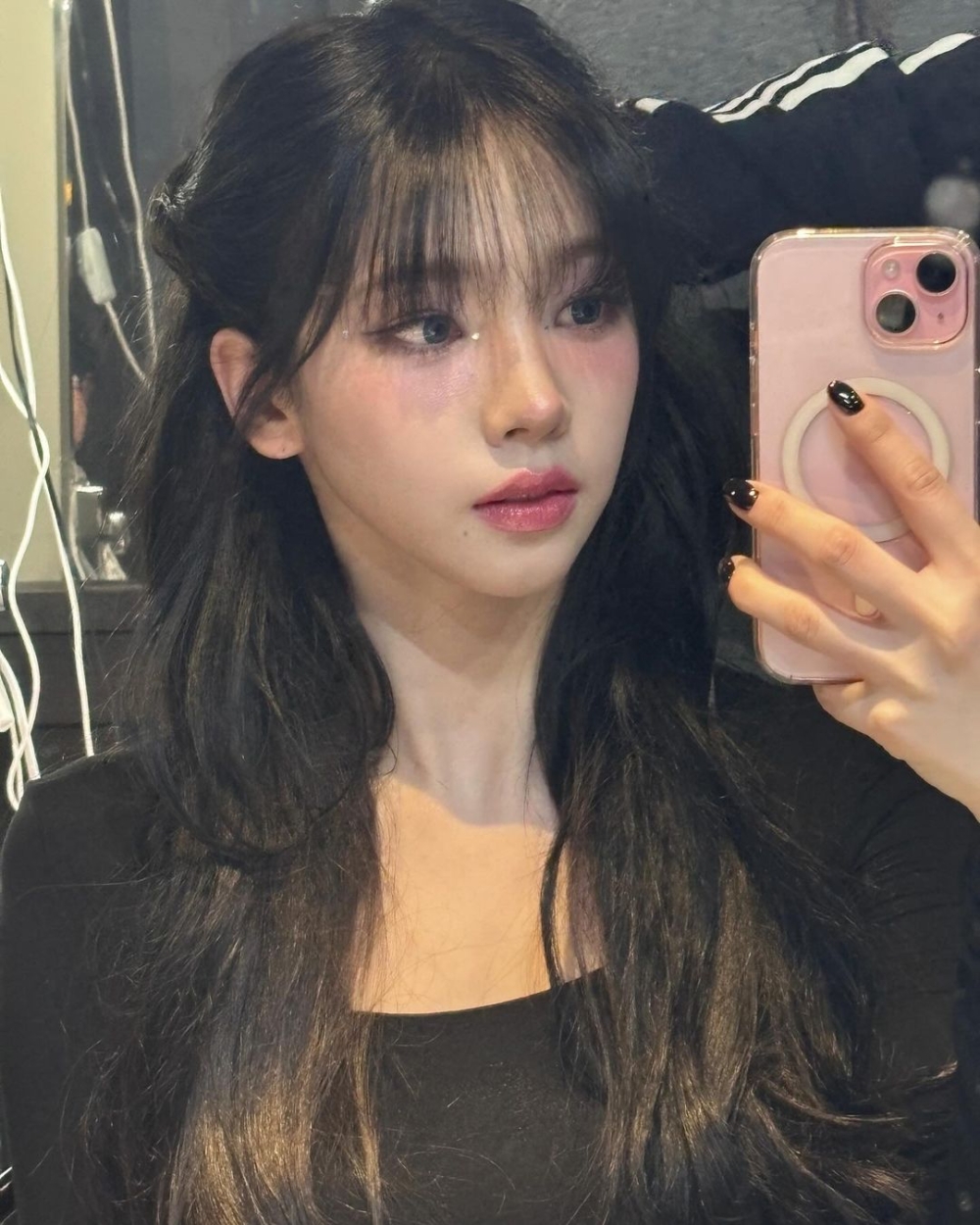 Karina的道歉信在網上掀起兩極評論