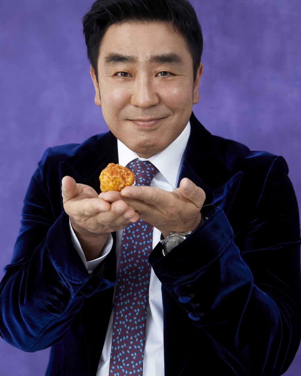 多次飾演以撫養女兒的單親爸爸和與雞有關的角色