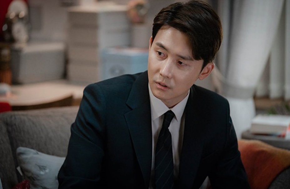 金準韓則飾演補習學院的院長