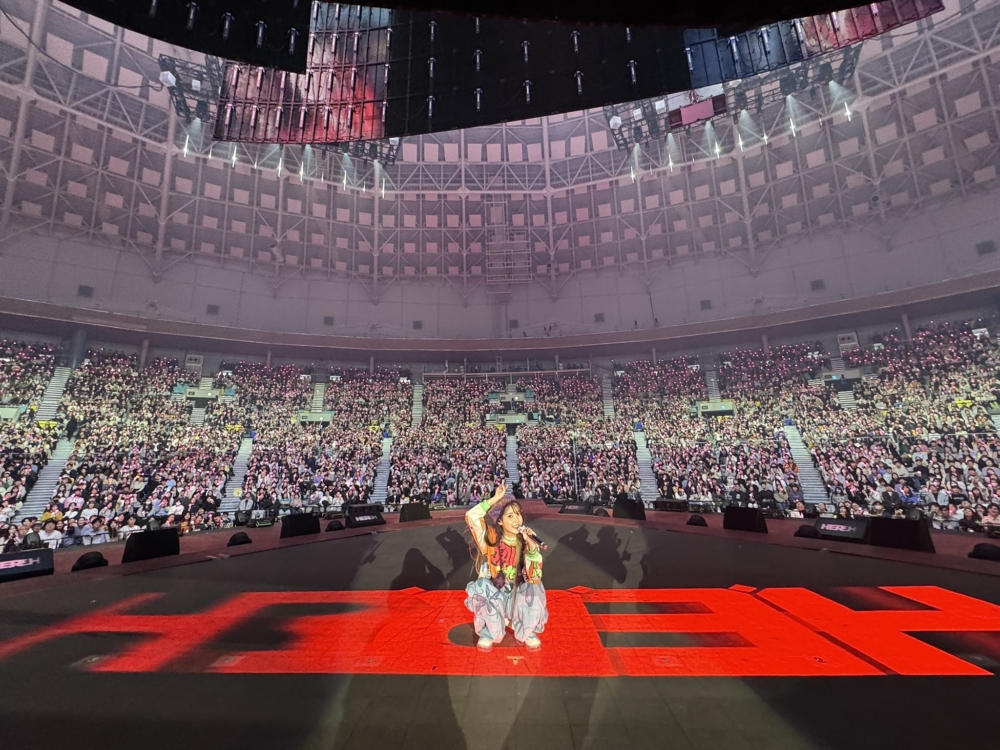 IU日前在首爾舉辦了演唱會《H.E.R》