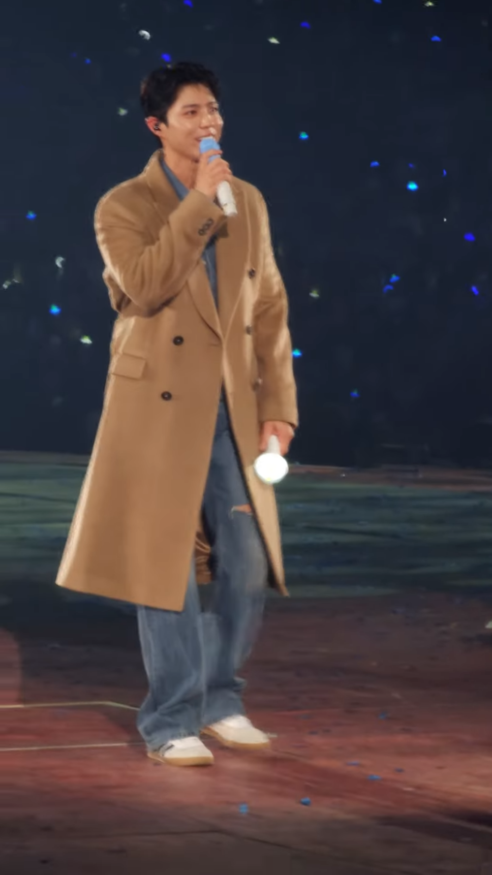 朴寳劍獻唱兩首歌曲