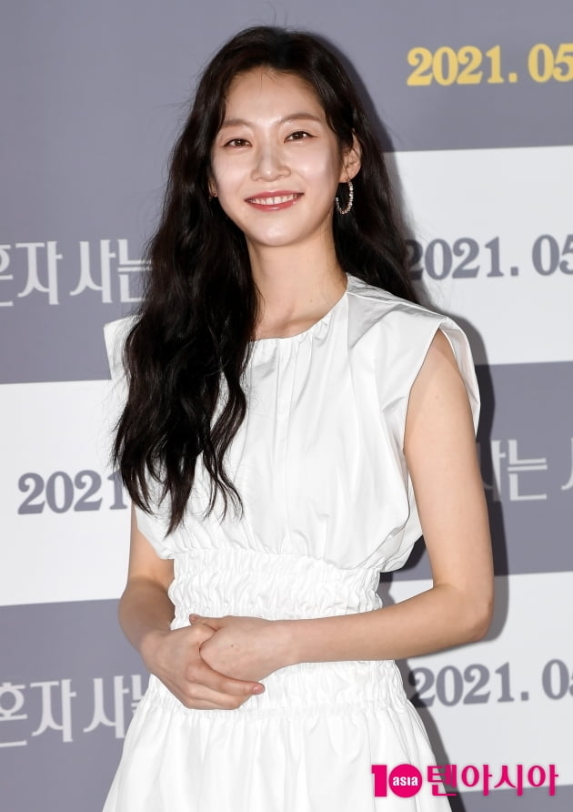 孔升妍方很快就出面否認了戀愛傳聞