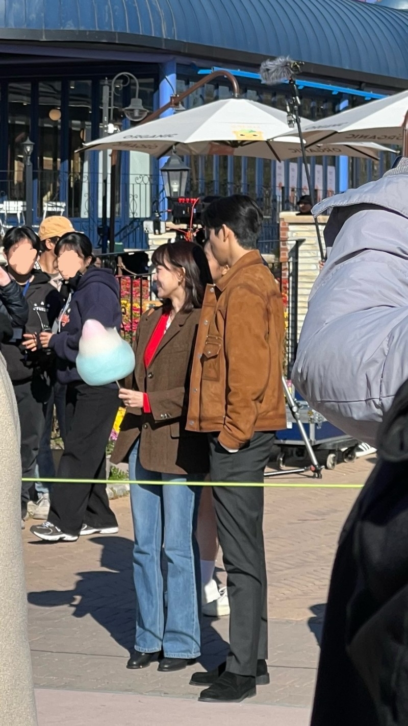 男女主同框路透照