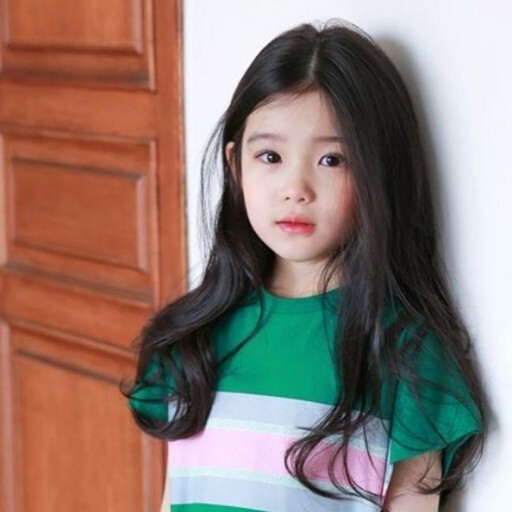 童星金奎莉因酷似IU而聞名