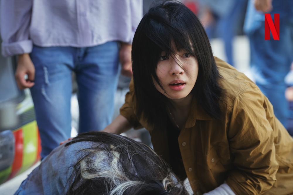 安恩真飾演國中科技老師「陳世景」