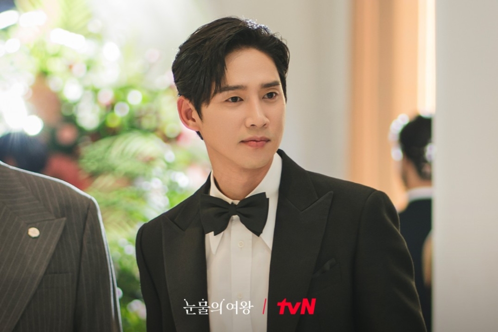 朴成勳 飾 尹殷盛