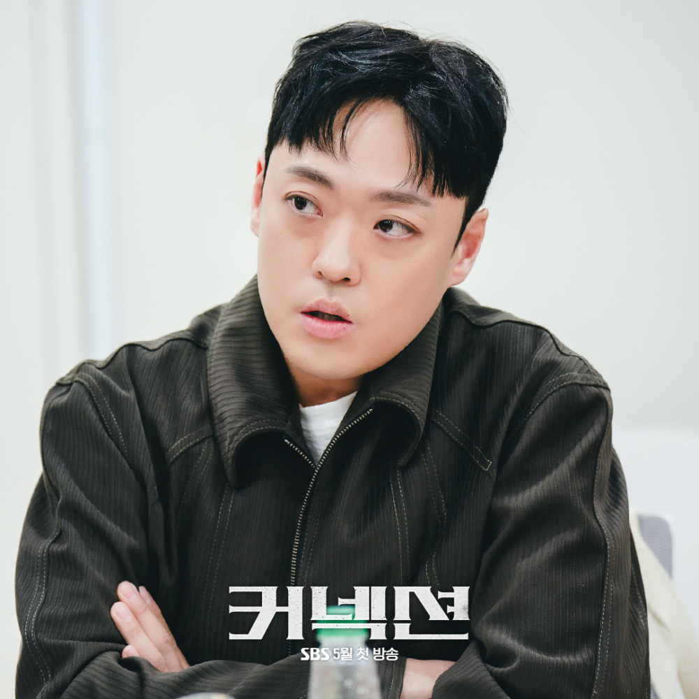 鄭順元飾演Two Star Holdings代表「許柱鬆」