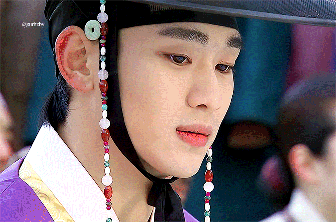 《擁抱太陽的月亮》