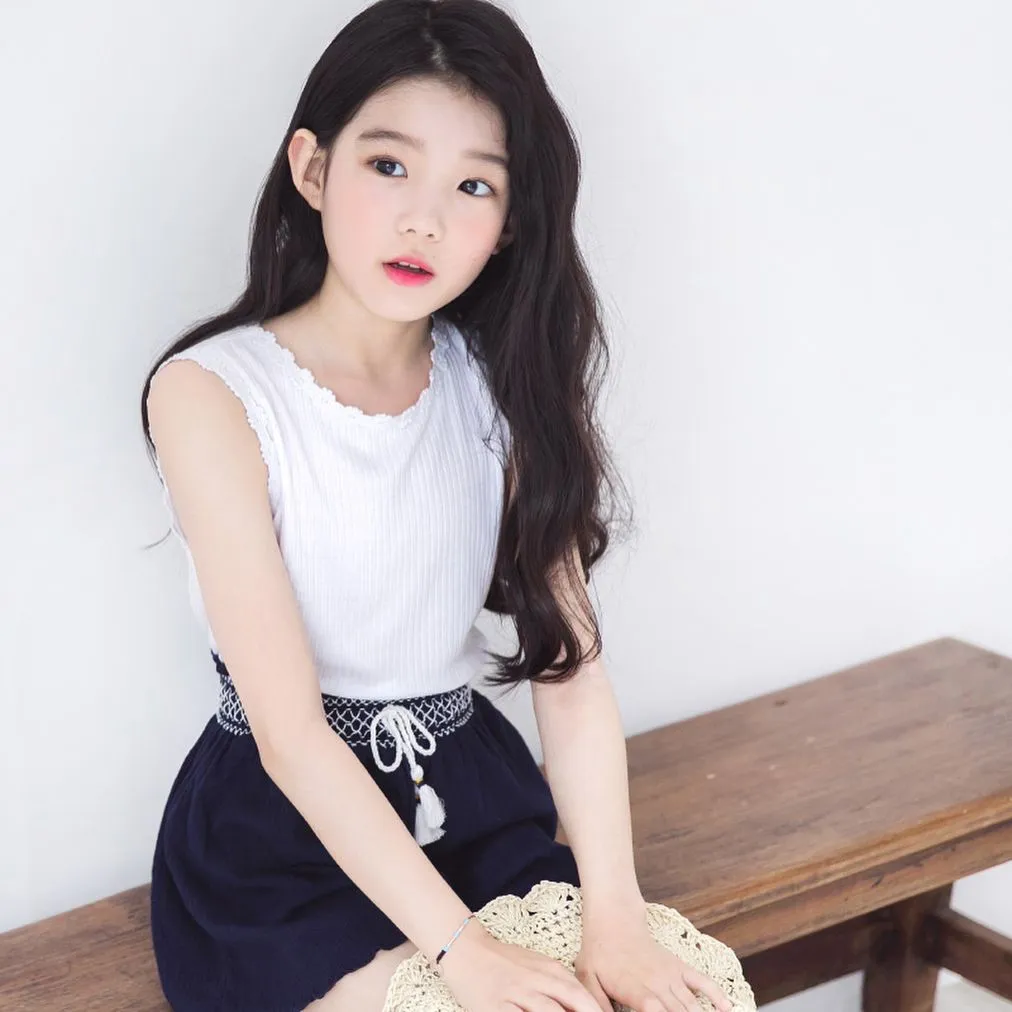 童星金奎莉因酷似IU而聞名