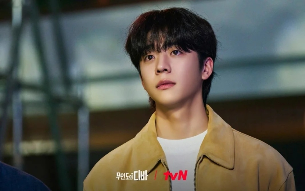 蔡鍾協飾演在美國總公司所屬的財務顧問「姜厚英」