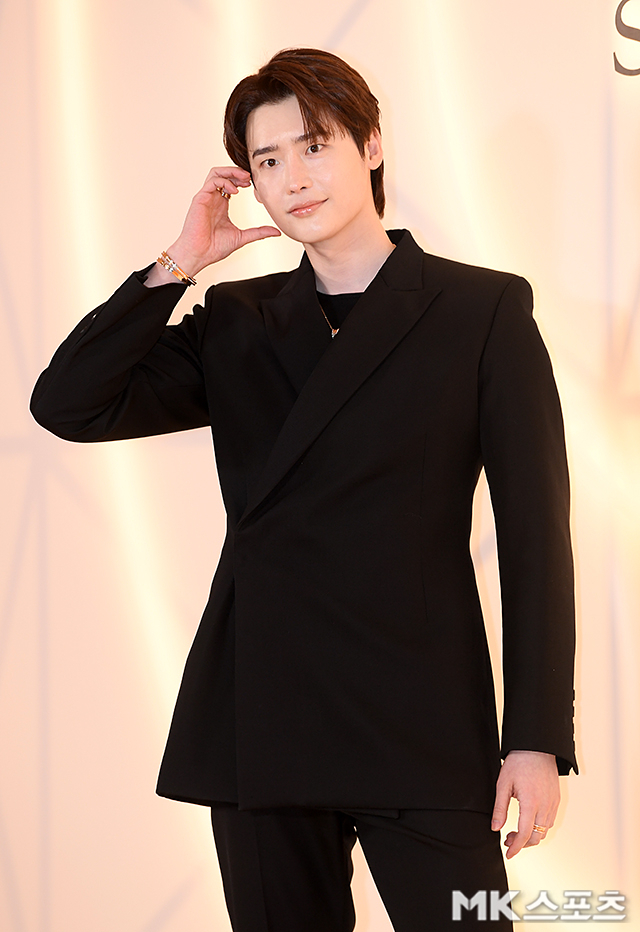 李鍾碩有望出演新劇《1秒》