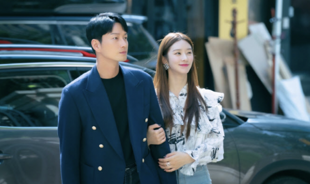 《前輩，那支口紅不要塗》