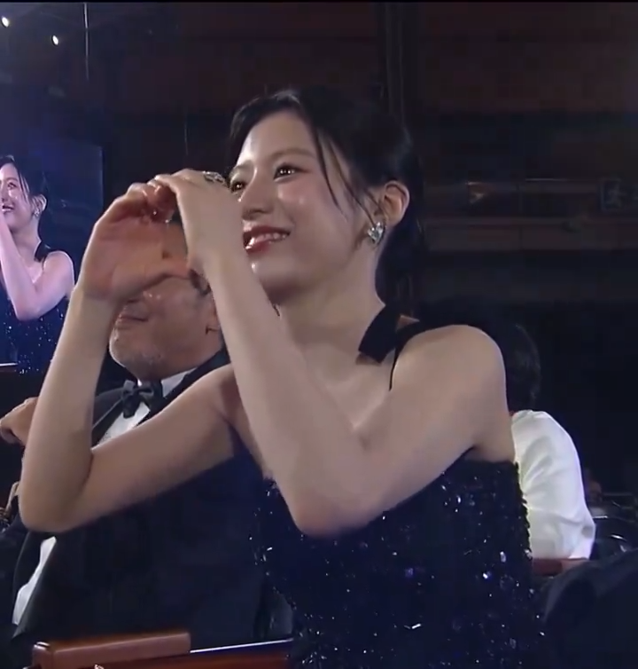 為李正河應援的高允貞