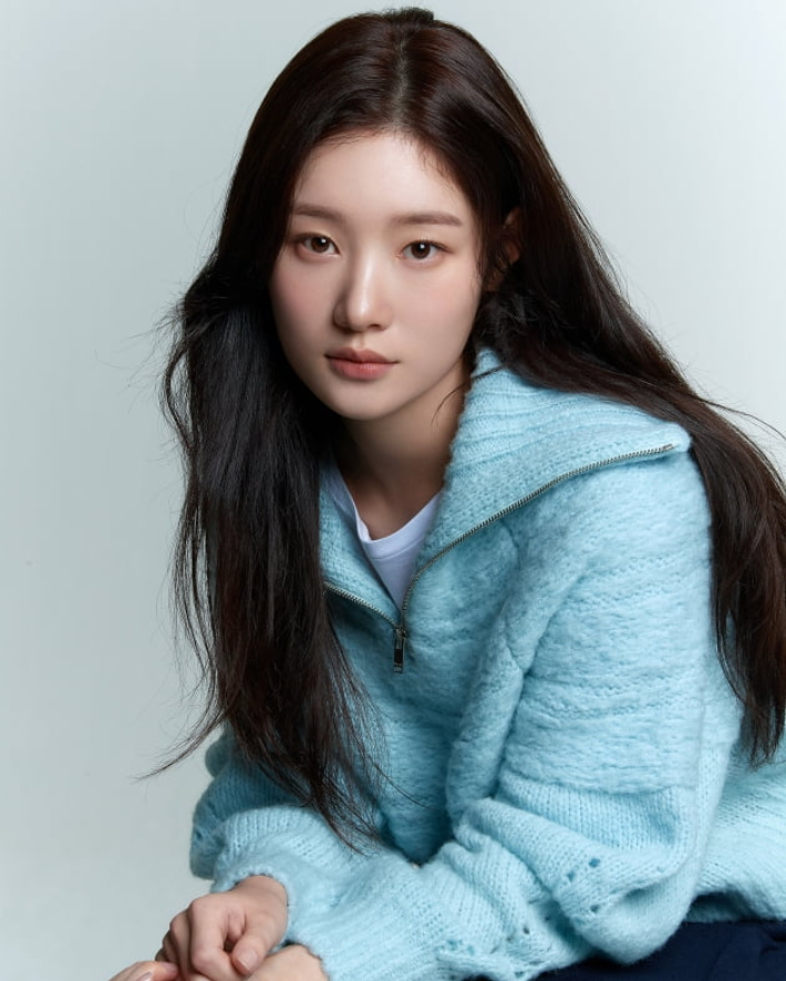 鄭采妍飾演「尹珠媛」