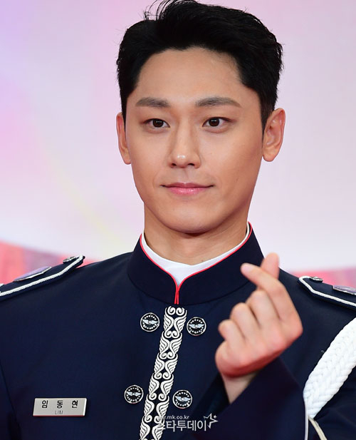 李到晛拿下《百想藝術大賞》拿下電影部門男子新人演技獎