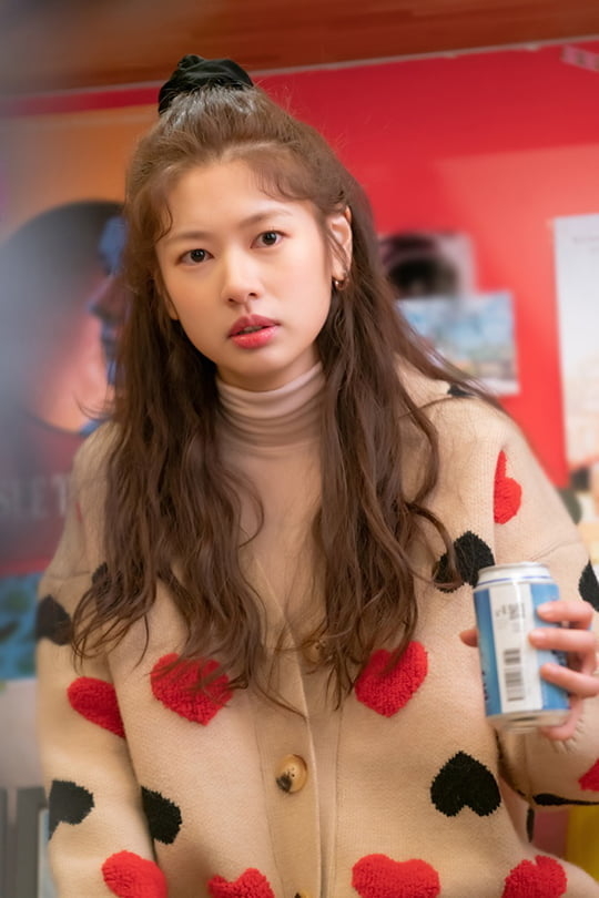 庭沼珉飾演「裴石榴」