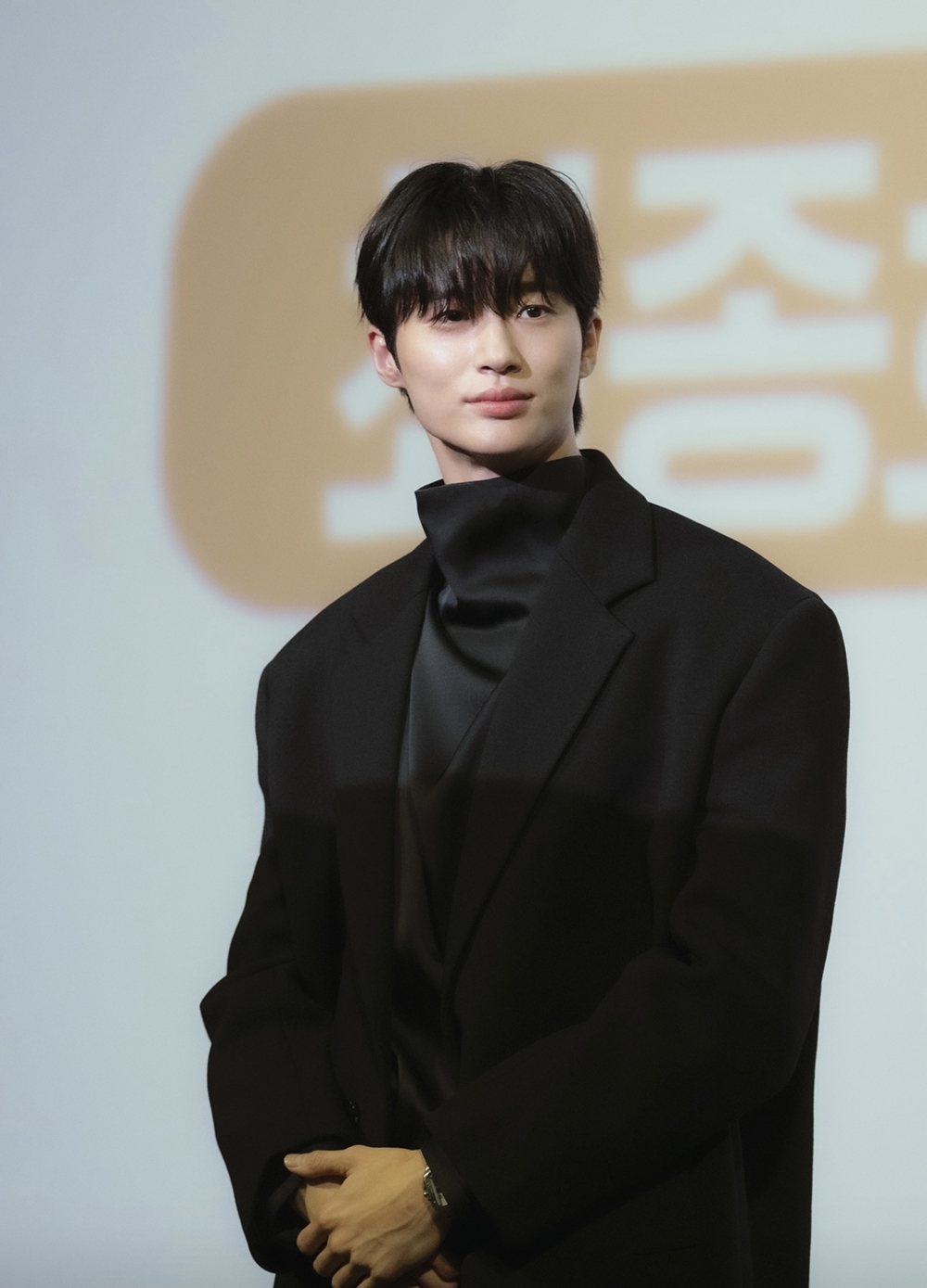 邊佑錫爆紅後遇到私生問題