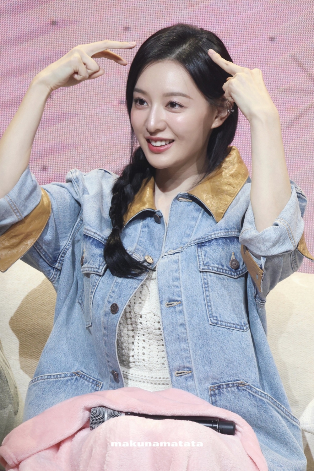 金智媛的「漢江貓咪撒嬌」