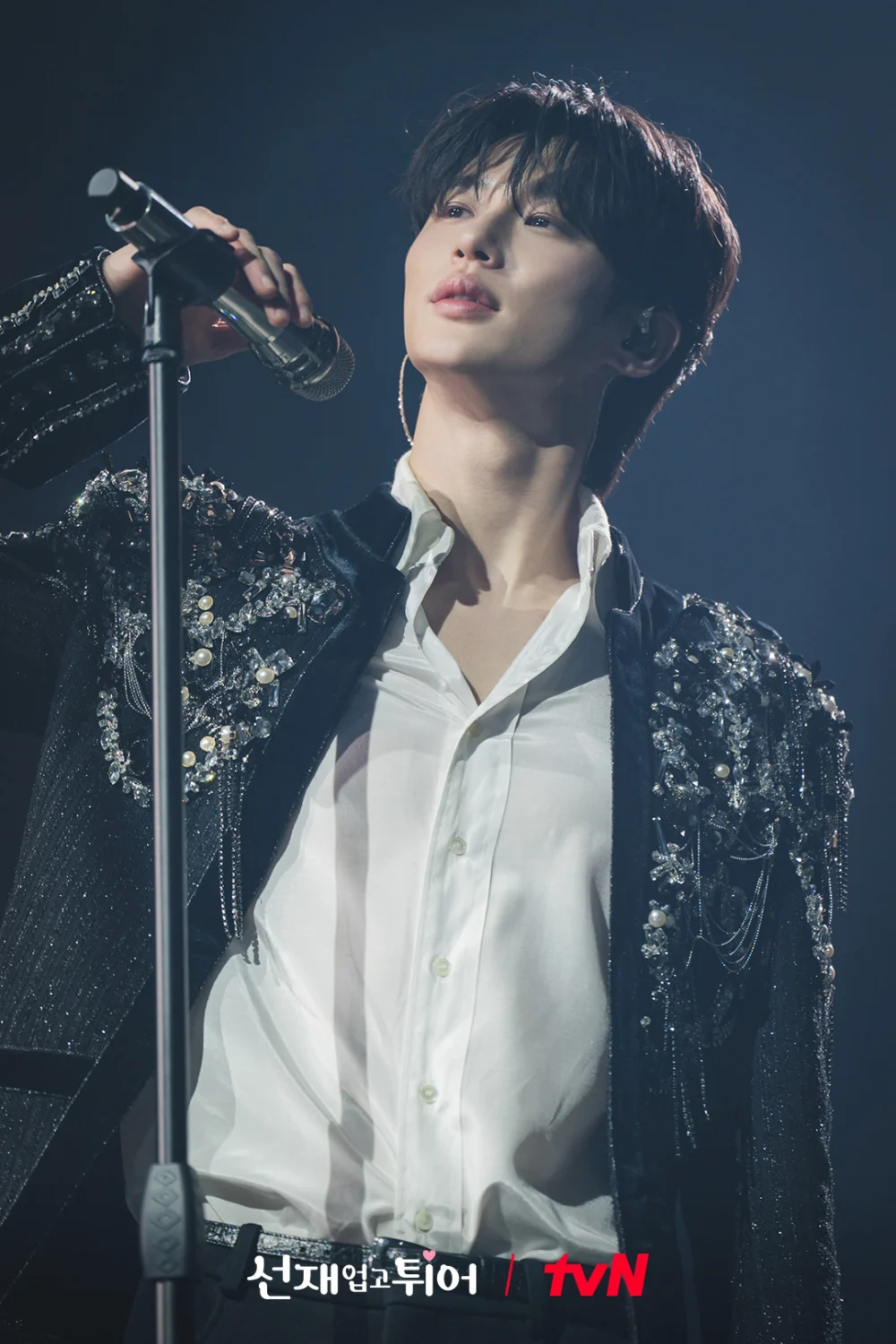 劇中男主角也深受私生粉所苦