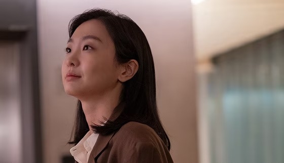 金多美被提議飾演清雅運輸巴士的向導員「高英禮」