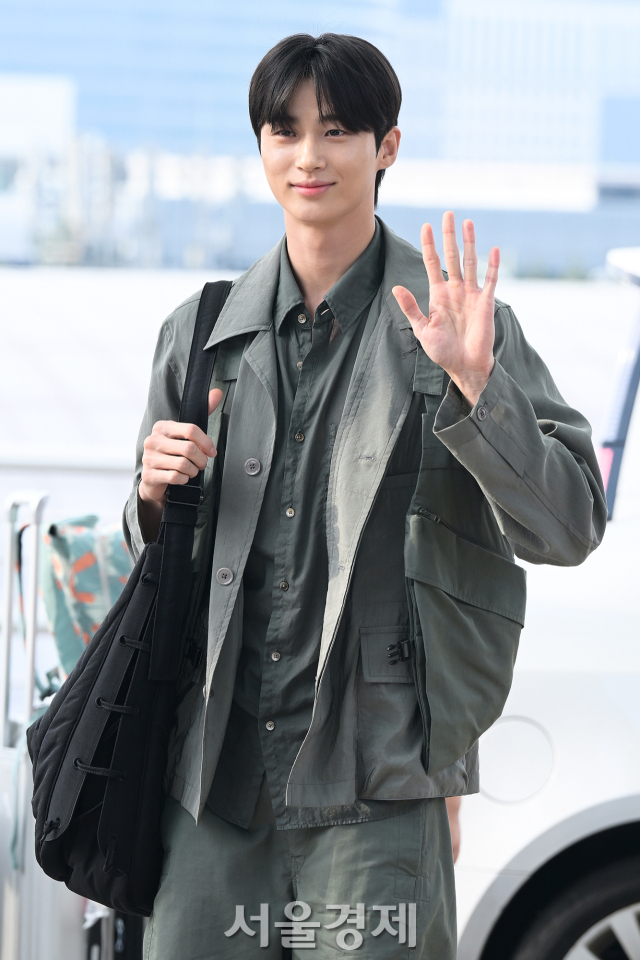 邊佑錫仁川機場照