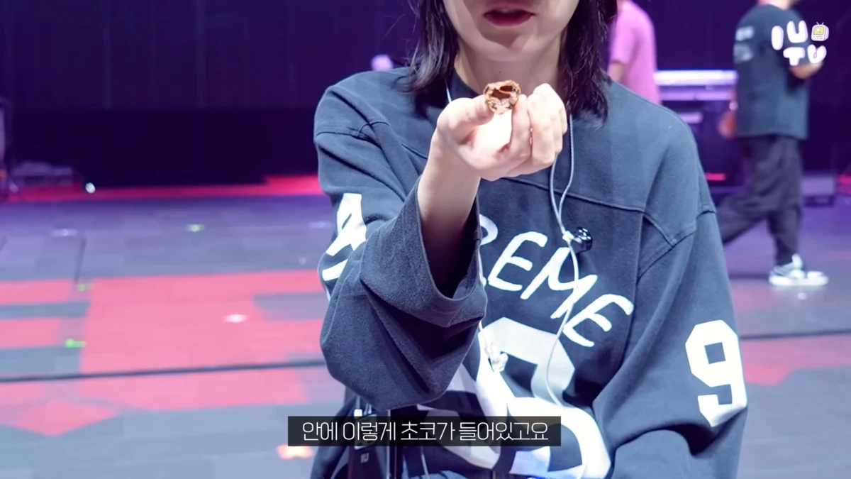 IU曬出義美小泡芙巧克力餡