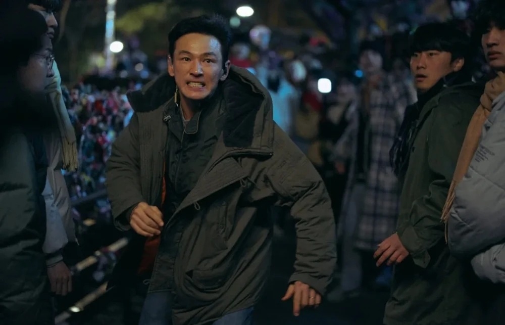 黃晸珉飾演暴力犯罪搜查隊刑警「徐道哲」