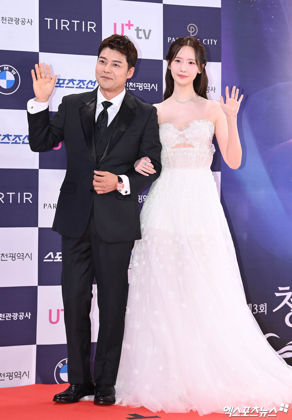 潤娥和全炫茂擔任主持人