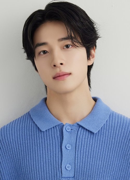 南多凜最新公式照