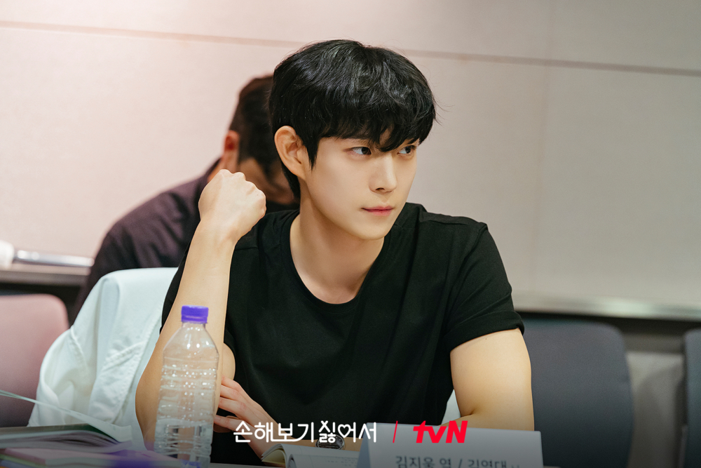 金永大飾演「金智旭」