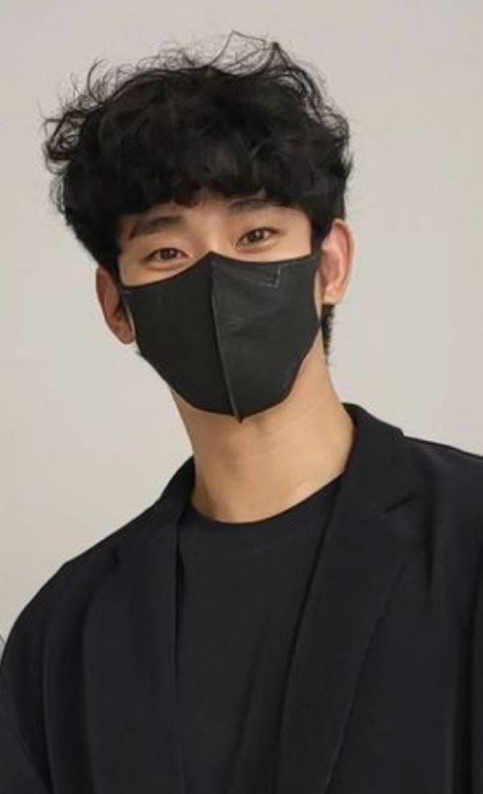 金秀賢自然捲近況引發熱議