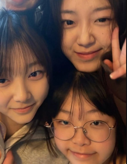 大女兒世允和二女兒素允長相清秀被讚很有明星相