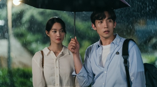 申敏兒和李相二繼2021年的夯劇《海岸村恰恰恰》後時隔3年再合作