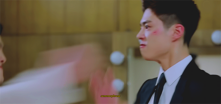 朴劍將飾演奧運會拳擊金牌得主、通過奧運會特招成為警察的強力特殊隊巡警「尹東柱」