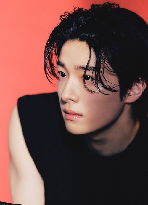 南多凜最新公式照