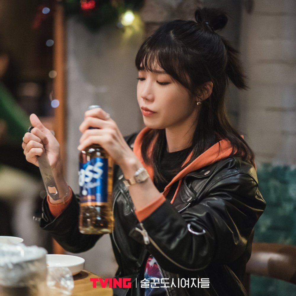 《酒鬼都市女人們》