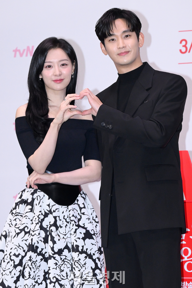 粉絲打趣金秀賢刪照反而可疑，猜測雙金「來真的」