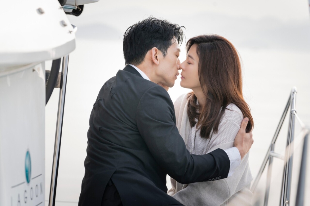 Rain與金荷娜宿命感滿滿的吻戲