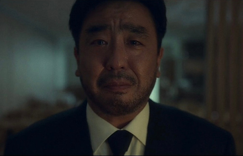 當時劇本只寫了他要哭，還有一句台詞「我會好好照顧我們的女兒的」